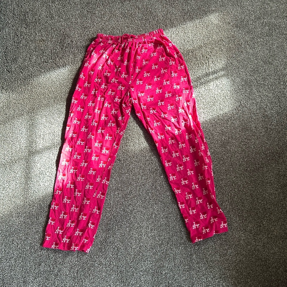 bought these in NY and never wore them. figured someone could else could!